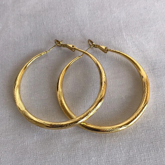 Jewelry - Gold tone pierced hoop earrings